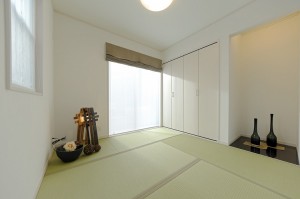 建具まで白くするとすっきりと広く感じますね。