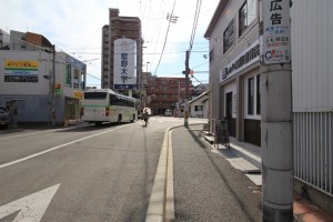 藍野大学交差点を右折します。