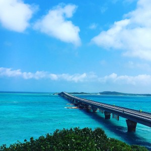 やたら綺麗に写っている池間大橋 （撮影：鍋島）