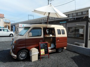 移動スイーツカー カフェワンスさんです★