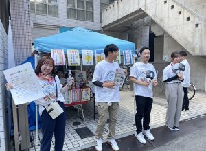 恥ずかしそう＆弾ける笑顔