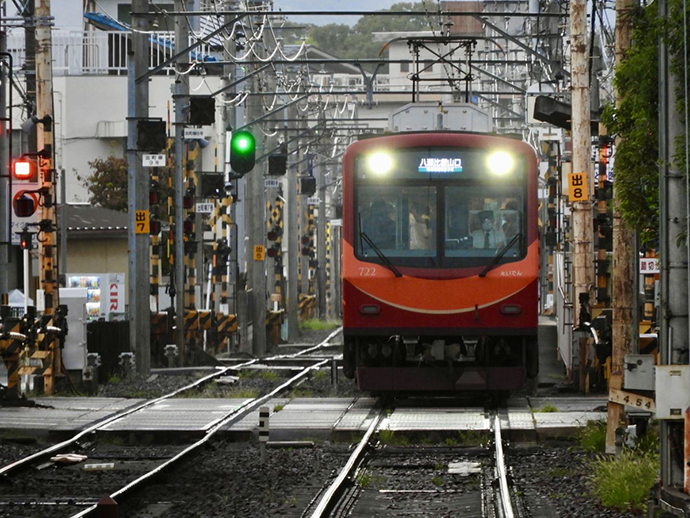 元田中の駅周辺を行く叡電